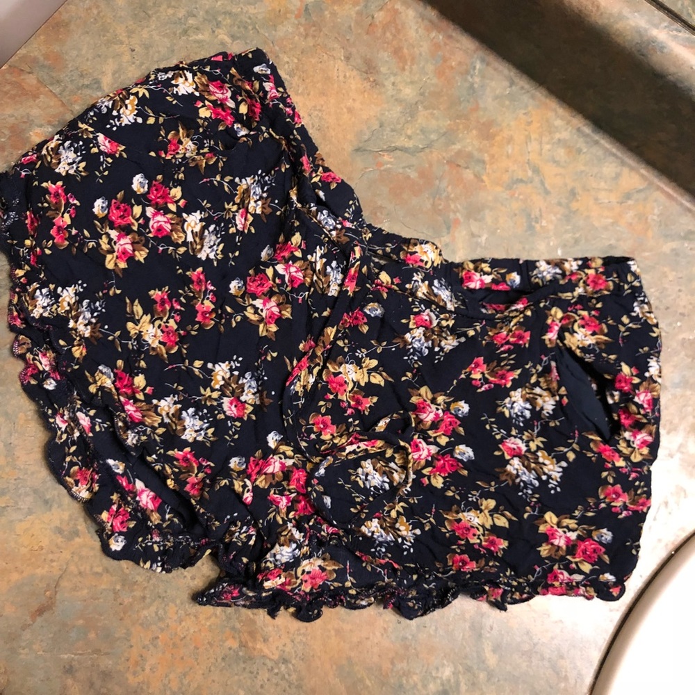 floral shorts